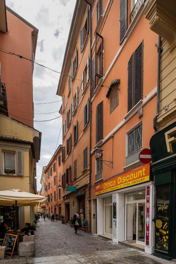 Torre Dell'Orologio Apartment By Wonderful Italy Болонья Экстерьер фото